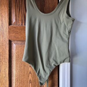 Nuuds seamless scoop tank bodysuit olive